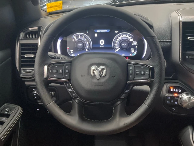 2027 RAM 1500 Sport, weiß, 5 km, Import Kanada — Foto 15 z 20