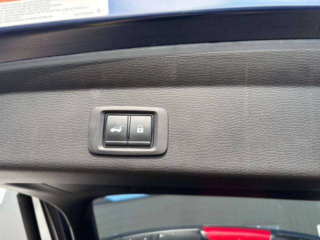 2025 Mitsubishi Outlander LE, blau, 12.377 km, Import Kanada — Foto 5 z 20