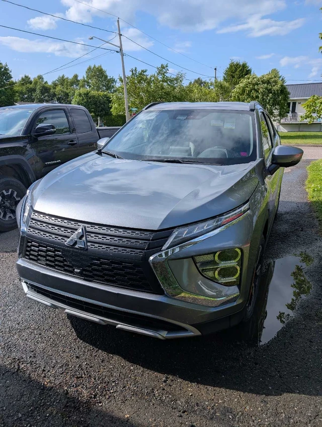 2024 Mitsubishi Eclipse Cross SEL, grau, 54.000 km, Import Kanada — Foto 1 z 5 2024 Mitsubishi Eclipse Cross SEL, grau, 54.000 km, Import Kanada — Foto 1 z 5