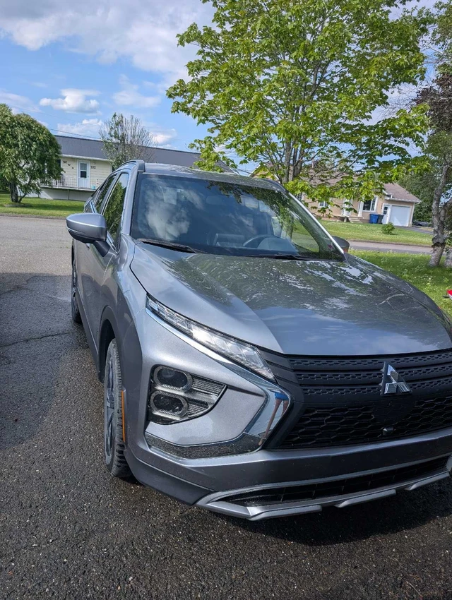 2024 Mitsubishi Eclipse Cross SEL, grau, 54.000 km, Import Kanada — Foto 2 z 5