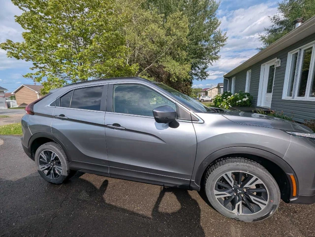 2024 Mitsubishi Eclipse Cross SEL, grau, 54.000 km, Import Kanada — Foto 3 z 5