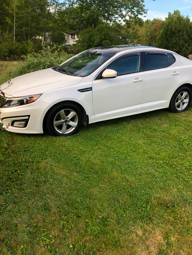 2015 Kia Optima, 121.617 km, Import Kanada — Foto 2 z 5