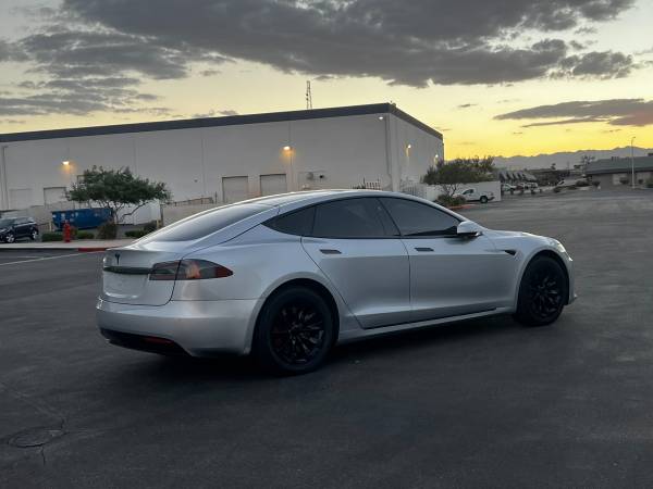 2018 Tesla, Import USA — Foto 5 z 12