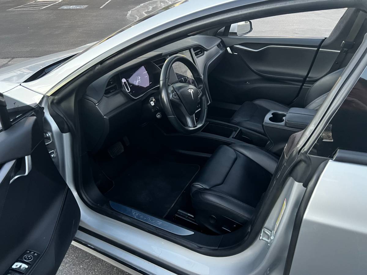 2018 Tesla, Import USA — Foto 9 z 12