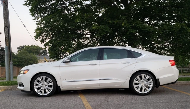 2016 Chevrolet Impala LTZ, weiß, 17.000 km, Import Kanada — Foto 5 z 5