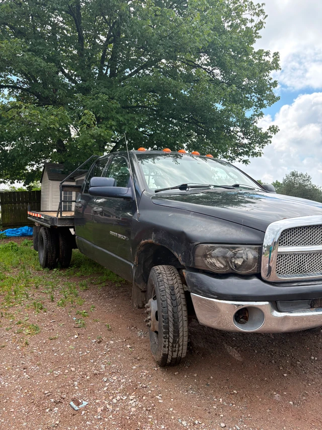 2005 Dodge Ram, schwarz, 247.000 km, Import Kanada — Foto 4 z 5