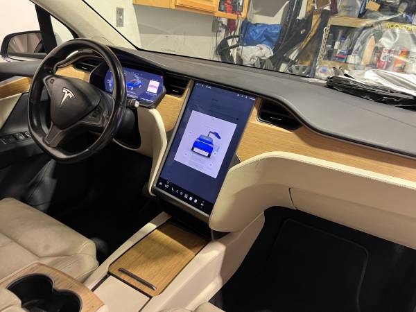 2018 Tesla, Import USA — Foto 12 z 12