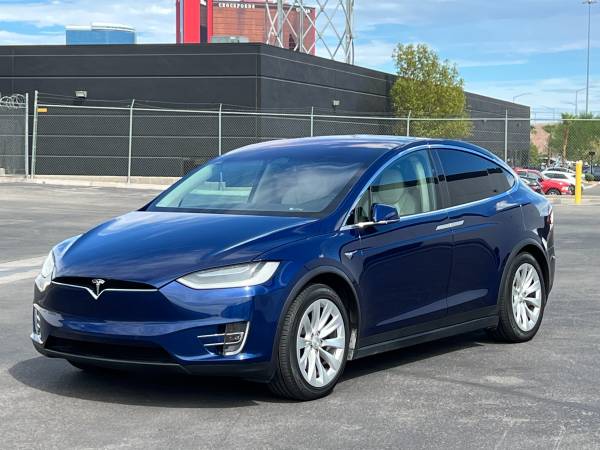 2018 Tesla, Import USA — Foto 2 z 12