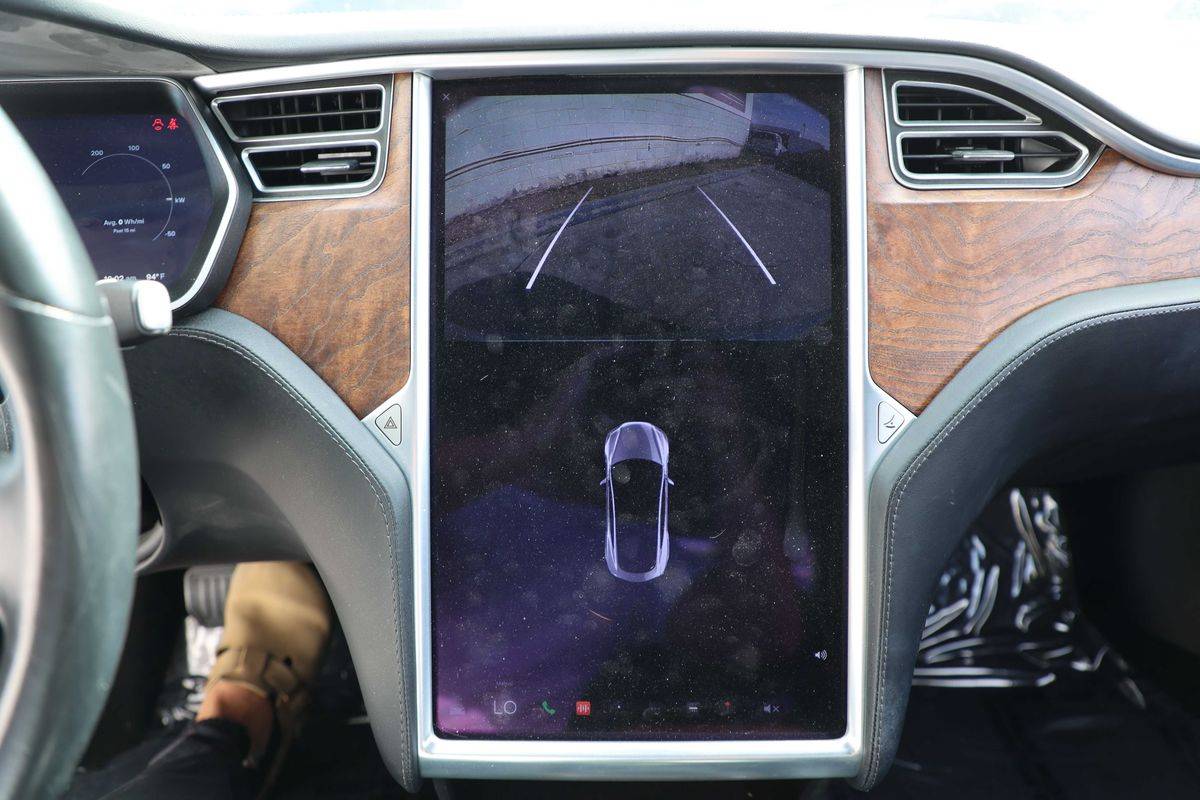 2017 Tesla, Import USA — Foto 10 z 12