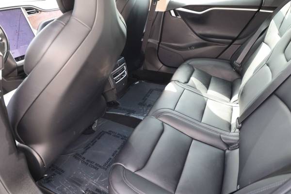 2017 Tesla, Import USA — Foto 12 z 12