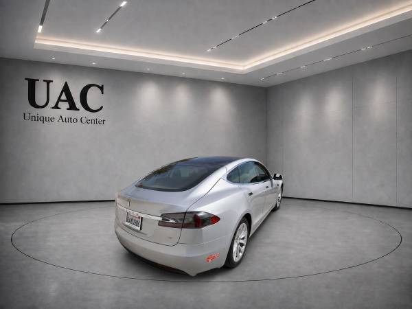2017 Tesla, Import USA — Foto 4 z 12