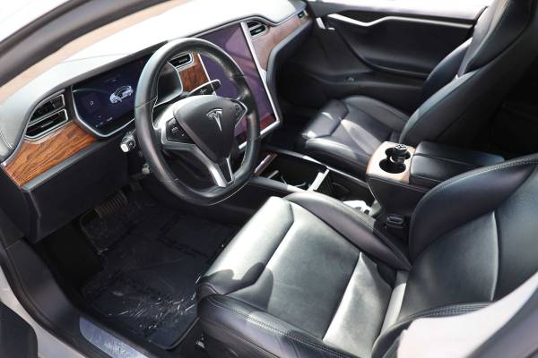 2017 Tesla, Import USA — Foto 6 z 12