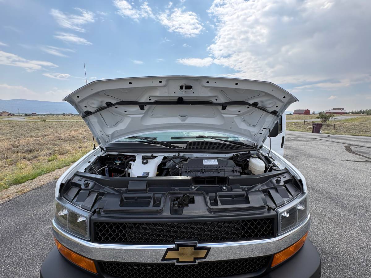 2025 Chevrolet, Import USA — Foto 12 z 12