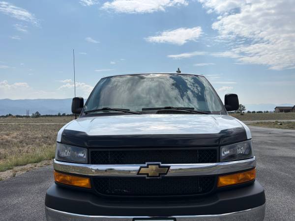 2025 Chevrolet, Import USA — Foto 3 z 12