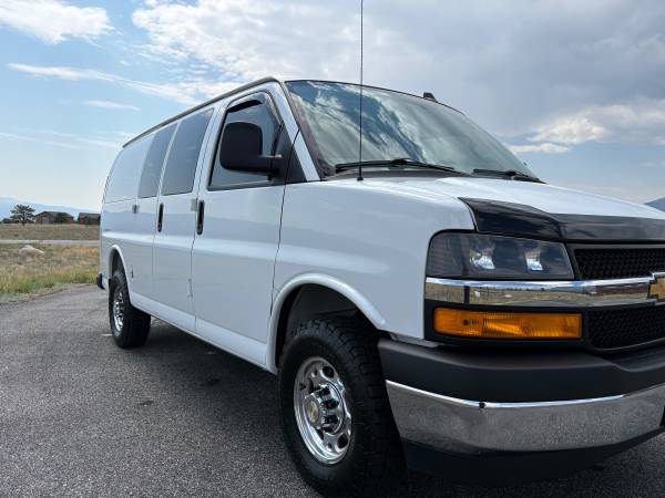 2025 Chevrolet, Import USA — Foto 4 z 12