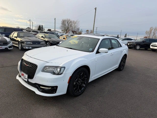 2023 Chrysler 300 300S, 81.000 km, Import Kanada — Foto 3 z 5