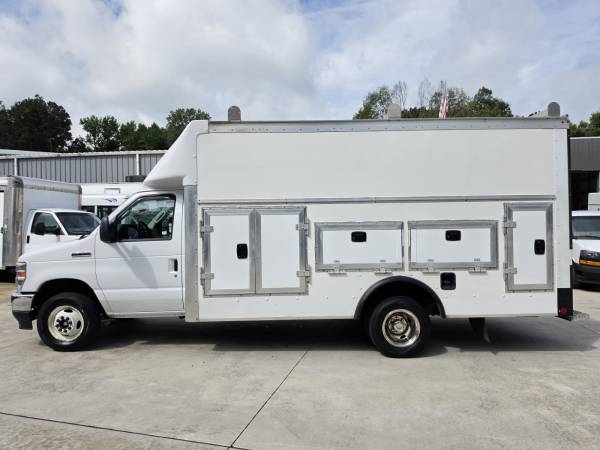 2024 Ford, Import USA — Foto 2 z 12