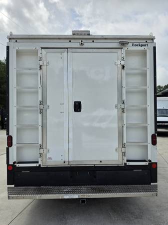 2024 Ford, Import USA — Foto 4 z 12