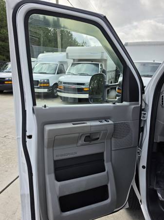 2024 Ford, Import USA — Foto 9 z 12