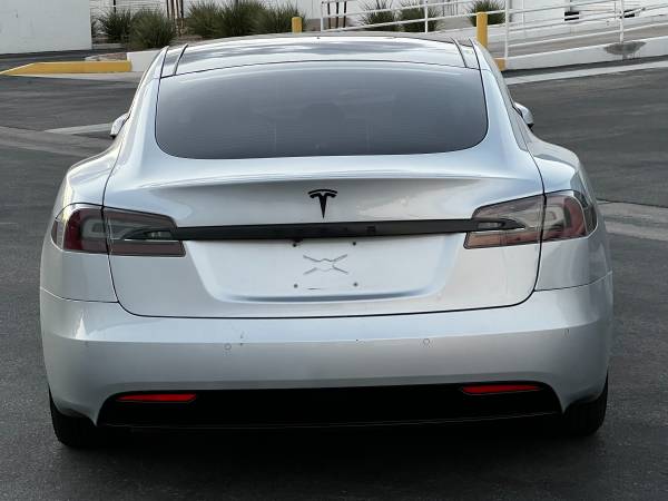 2018 Tesla, Import USA — Foto 4 z 12