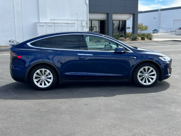 2018 Tesla, Import USA — Foto 7 z 12