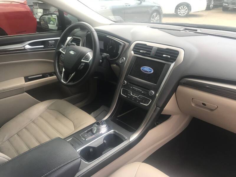 2020 Ford, Import USA — Foto 8 z 12