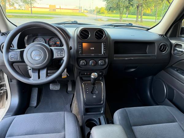 2017 Jeep, Import USA — Foto 11 z 12