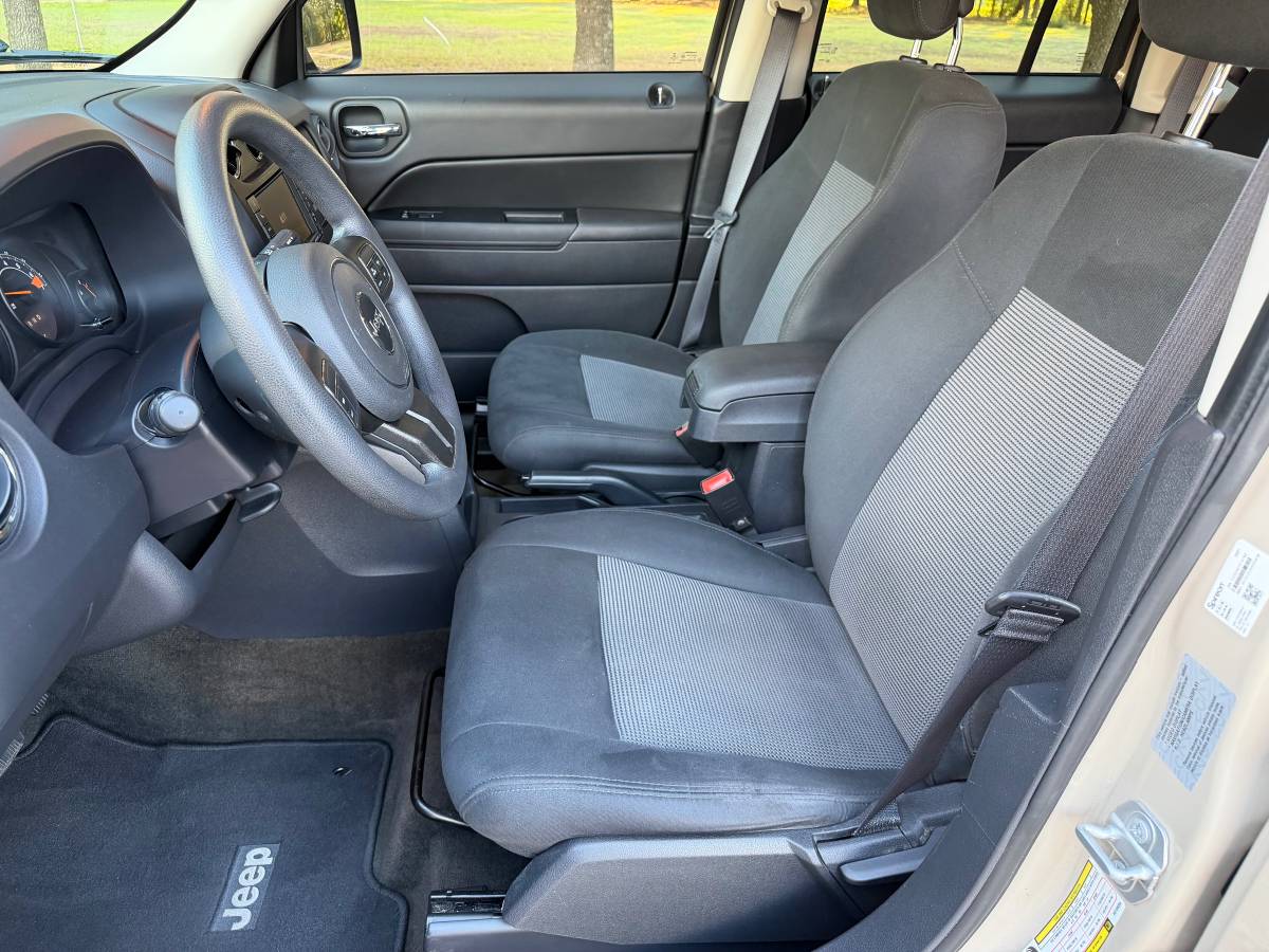 2017 Jeep, Import USA — Foto 12 z 12