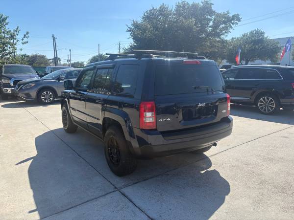 2015 Jeep, Import USA — Foto 4 z 9