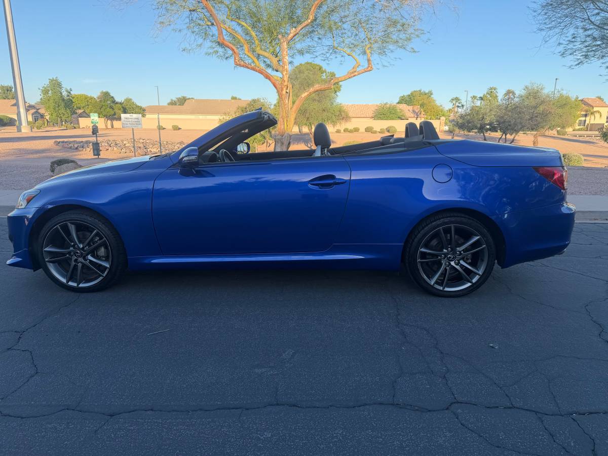 2015 Lexus, Import USA — Foto 8 z 12