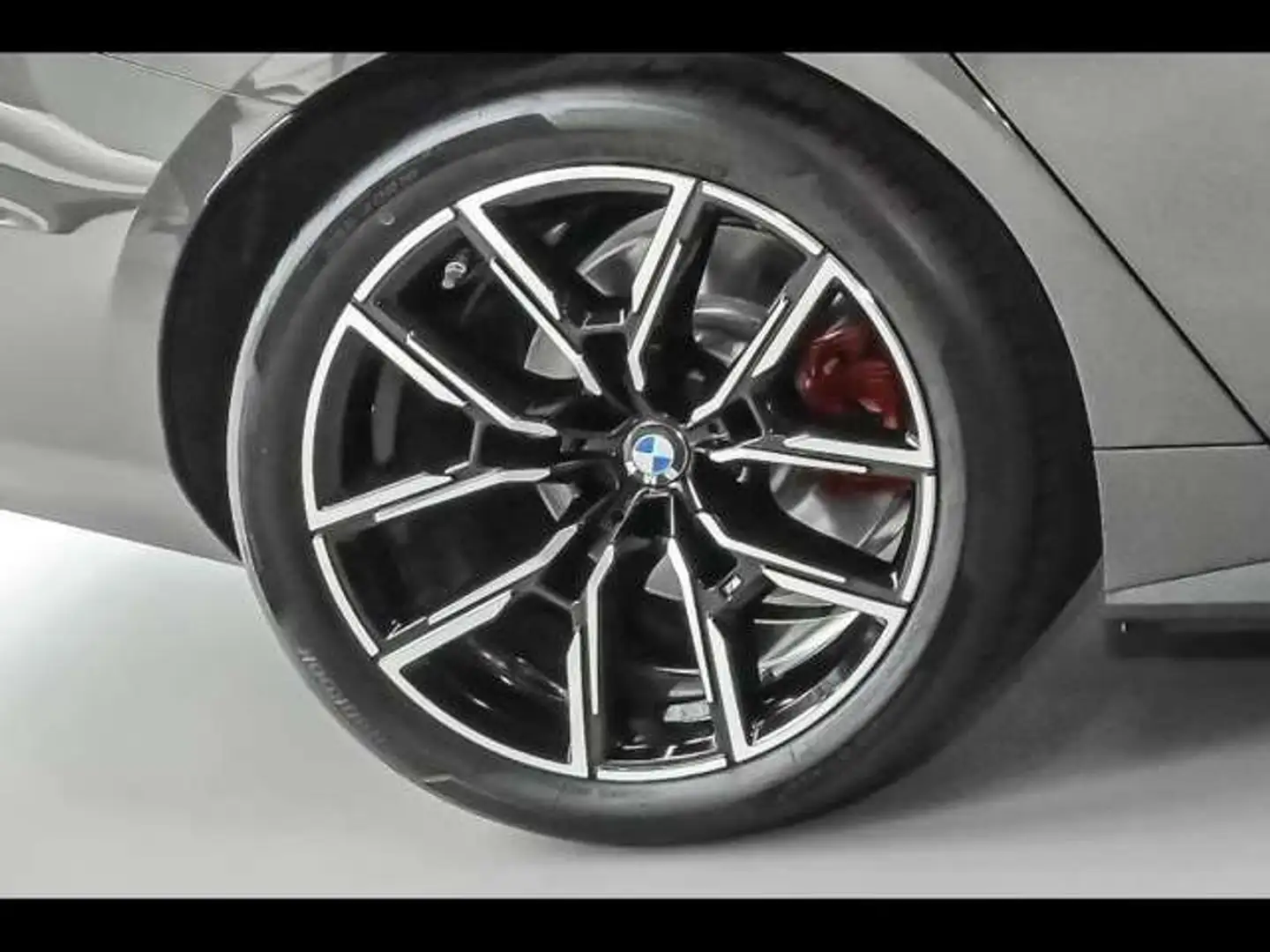 2026 BMW i4, 3 km, Frankreich — Foto 8 z 12