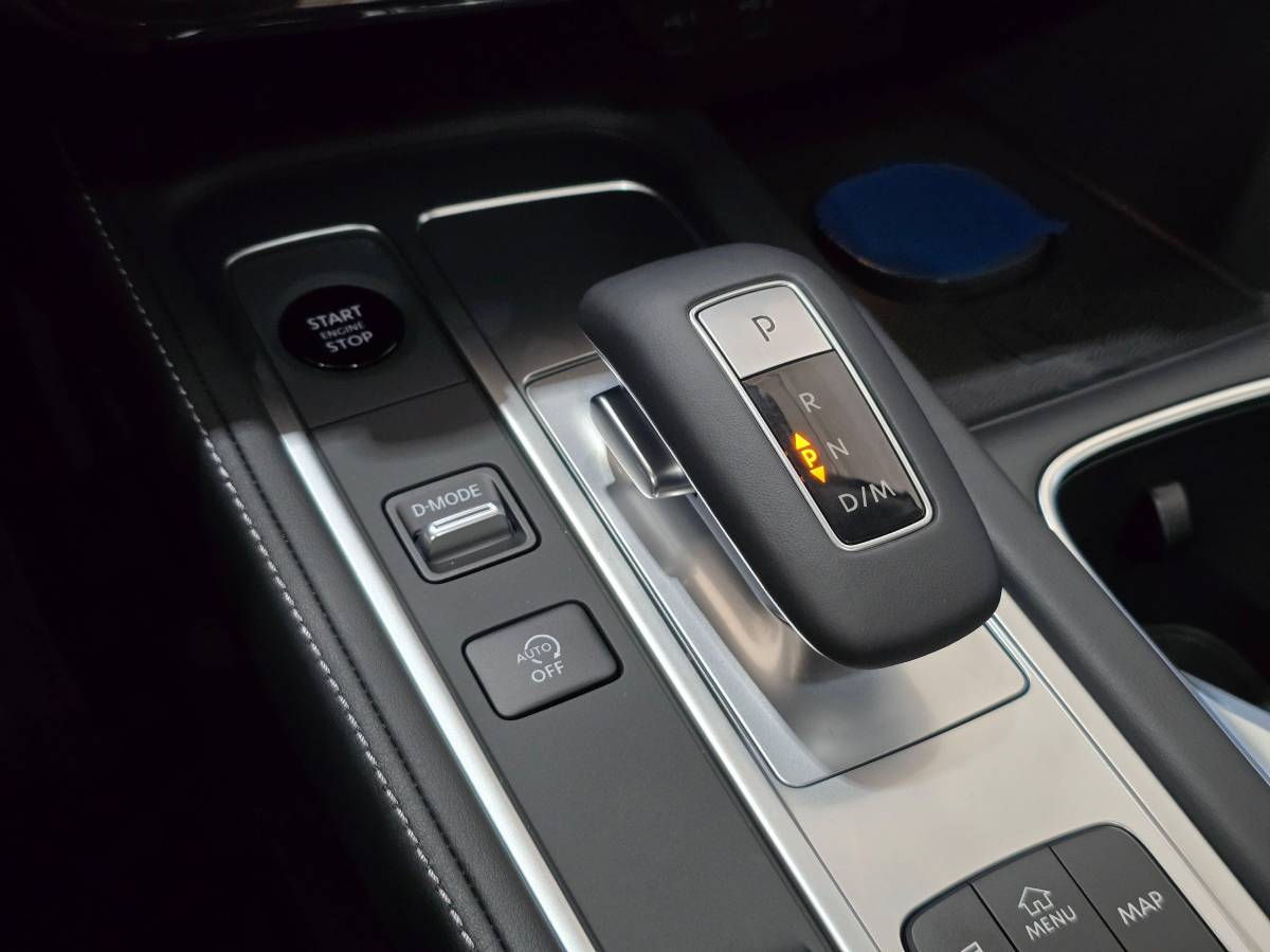 2027 INFINITI QX60 LUXE, Import USA — Foto 11 z 12