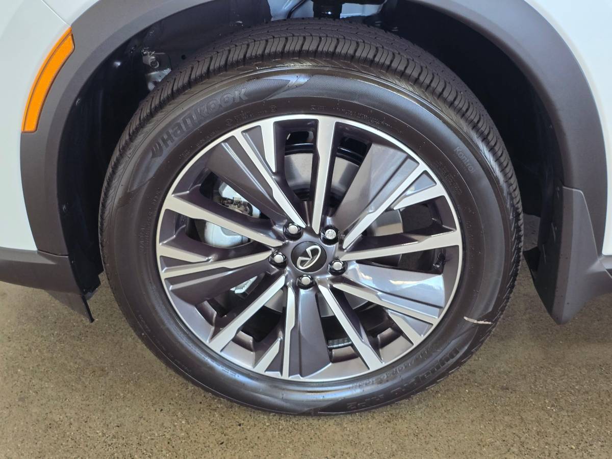 2027 INFINITI QX60 LUXE, Import USA — Foto 4 z 12
