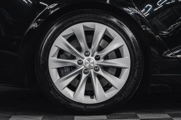 2017 Tesla, Import USA — Foto 12 z 12