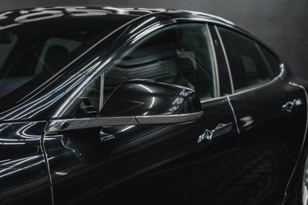 2017 Tesla, Import USA — Foto 5 z 12