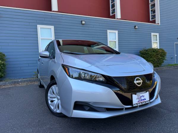 2025 Nissan, Import USA — Foto 1