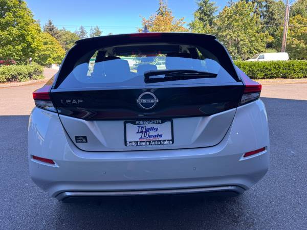 2025 Nissan, Import USA — Foto 7 z 11