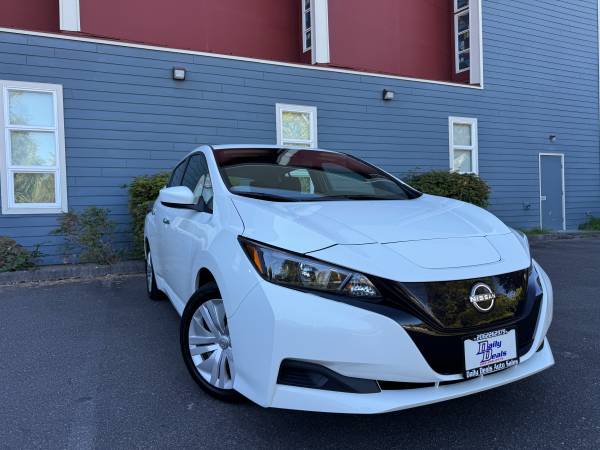 2025 Nissan, Import USA — Foto 1