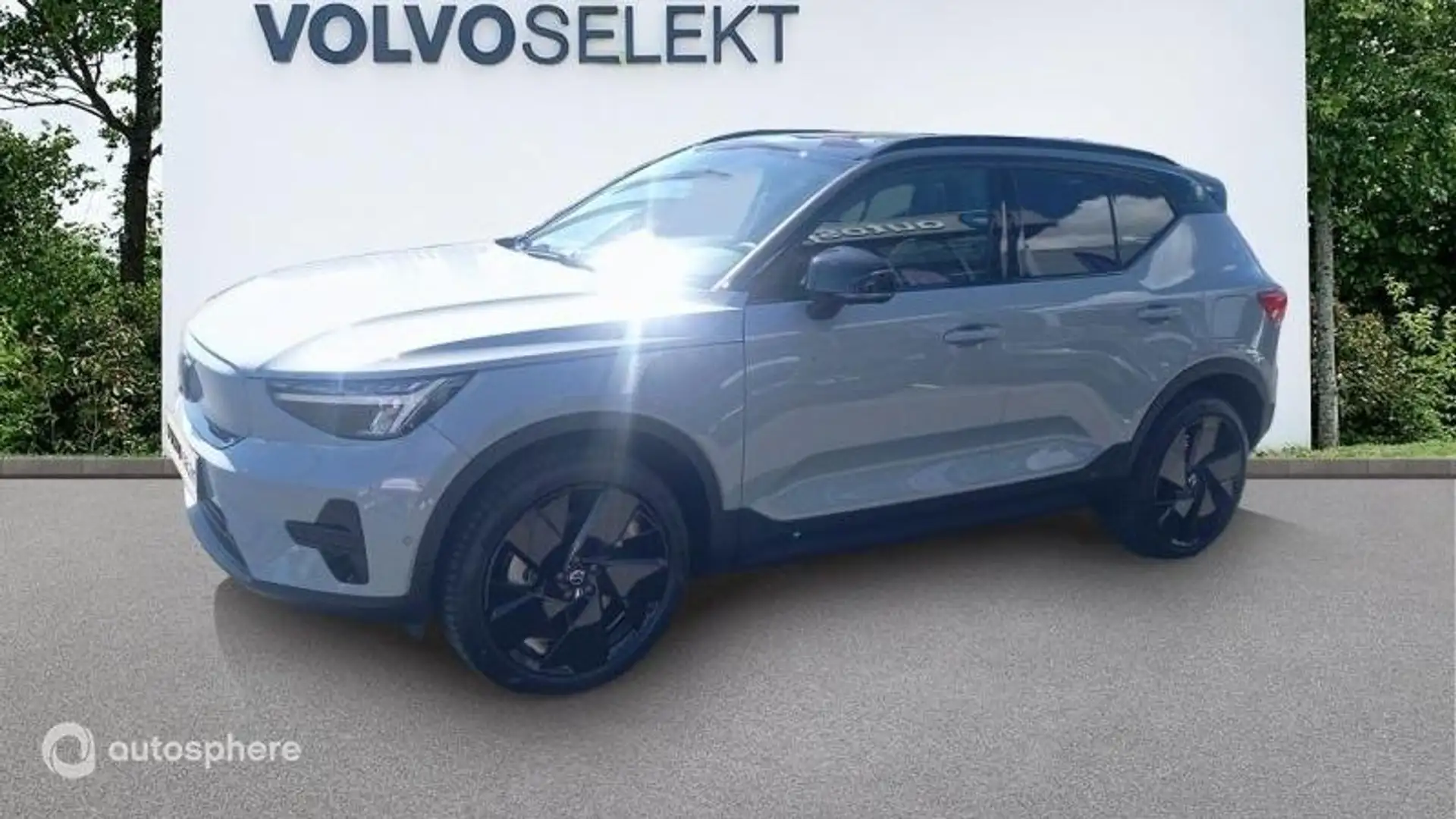 2026 Volvo EX40, schwarz, 4.700 km, Frankreich — Foto 1