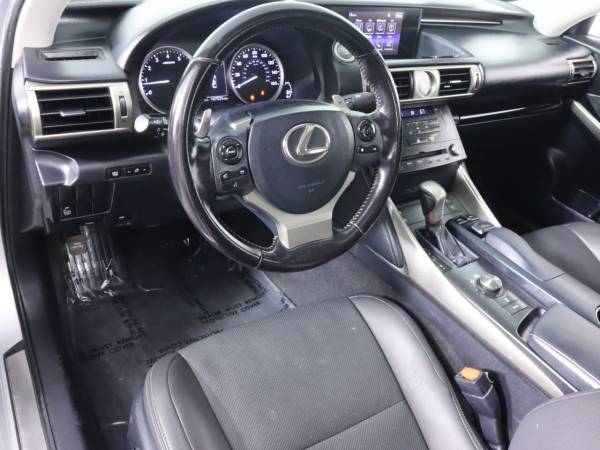 2015 Lexus, Import USA — Foto 9 z 12