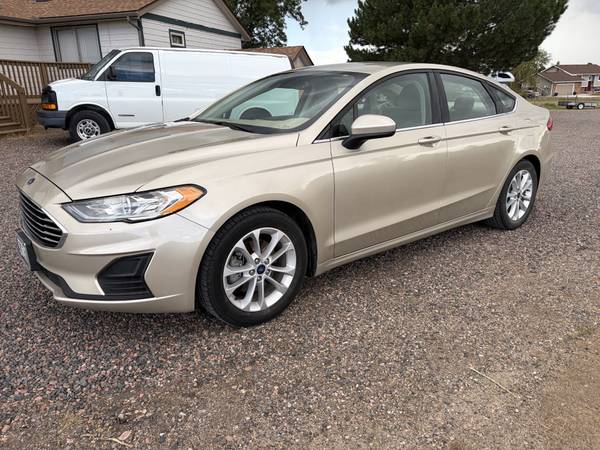 2019 Ford, gold, Import USA — Foto 1 z 12 2019 Ford, gold, Import USA — Foto 1 z 12