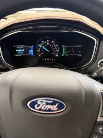 2019 Ford, gold, Import USA — Foto 3 z 12