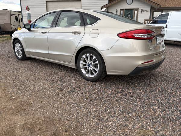 2019 Ford, gold, Import USA — Foto 5 z 12