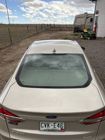 2019 Ford, gold, Import USA — Foto 6 z 12