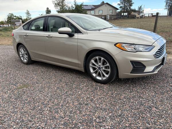 2019 Ford, gold, Import USA — Foto 7 z 12