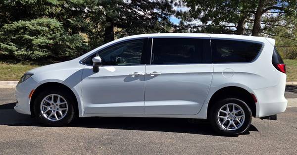 2022 Chrysler, Import USA — Foto 8 z 12