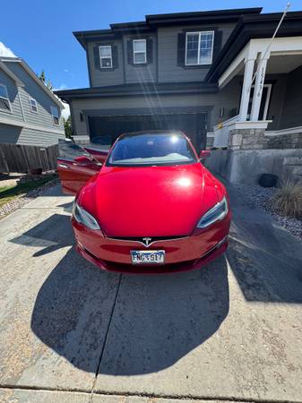 2018 Tesla, Import USA — Foto 1