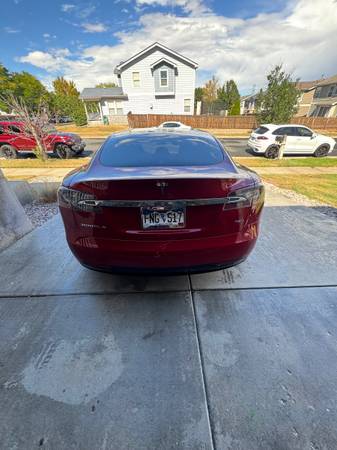 2018 Tesla, Import USA — Foto 4 z 12