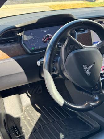 2018 Tesla, Import USA — Foto 6 z 12