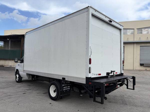2021 Ford, Import USA — Foto 3 z 12